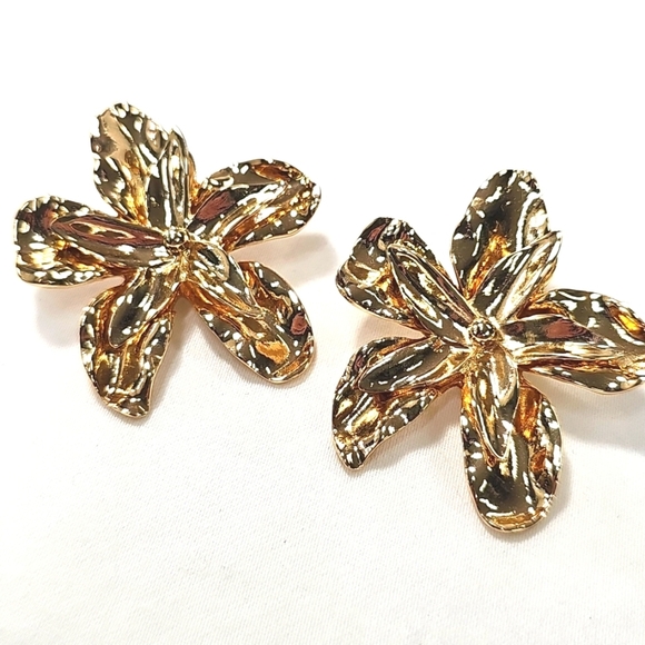 Gold Floral Metal Earrings - Picture 1 of 4